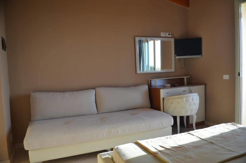 Hotel Olympia Touristic Village Radhimë